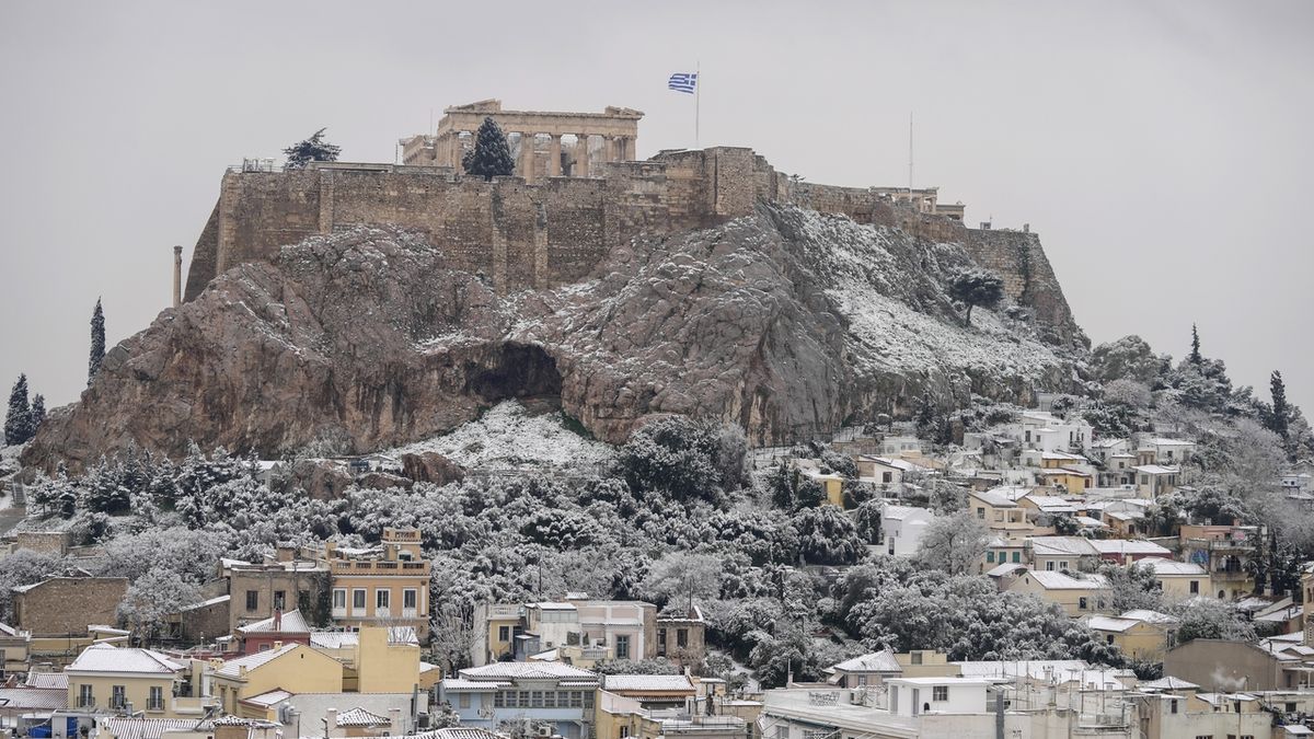 Řecko a Turecko ochromil sníh, Istanbul musel zavřít letiště